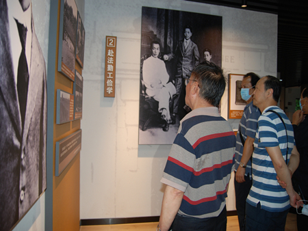 參觀紀(jì)念館450 參觀紀(jì)念館450