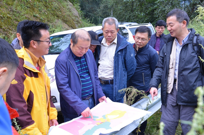 地調(diào)局專家現(xiàn)場(chǎng)檢查驗(yàn)收工作 地調(diào)局專家現(xiàn)場(chǎng)檢查驗(yàn)收工作